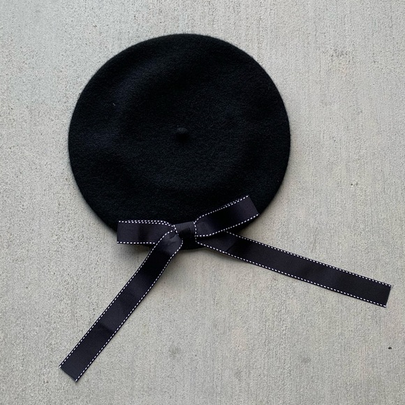 Bow Beret Hat - Picture 1 of 3